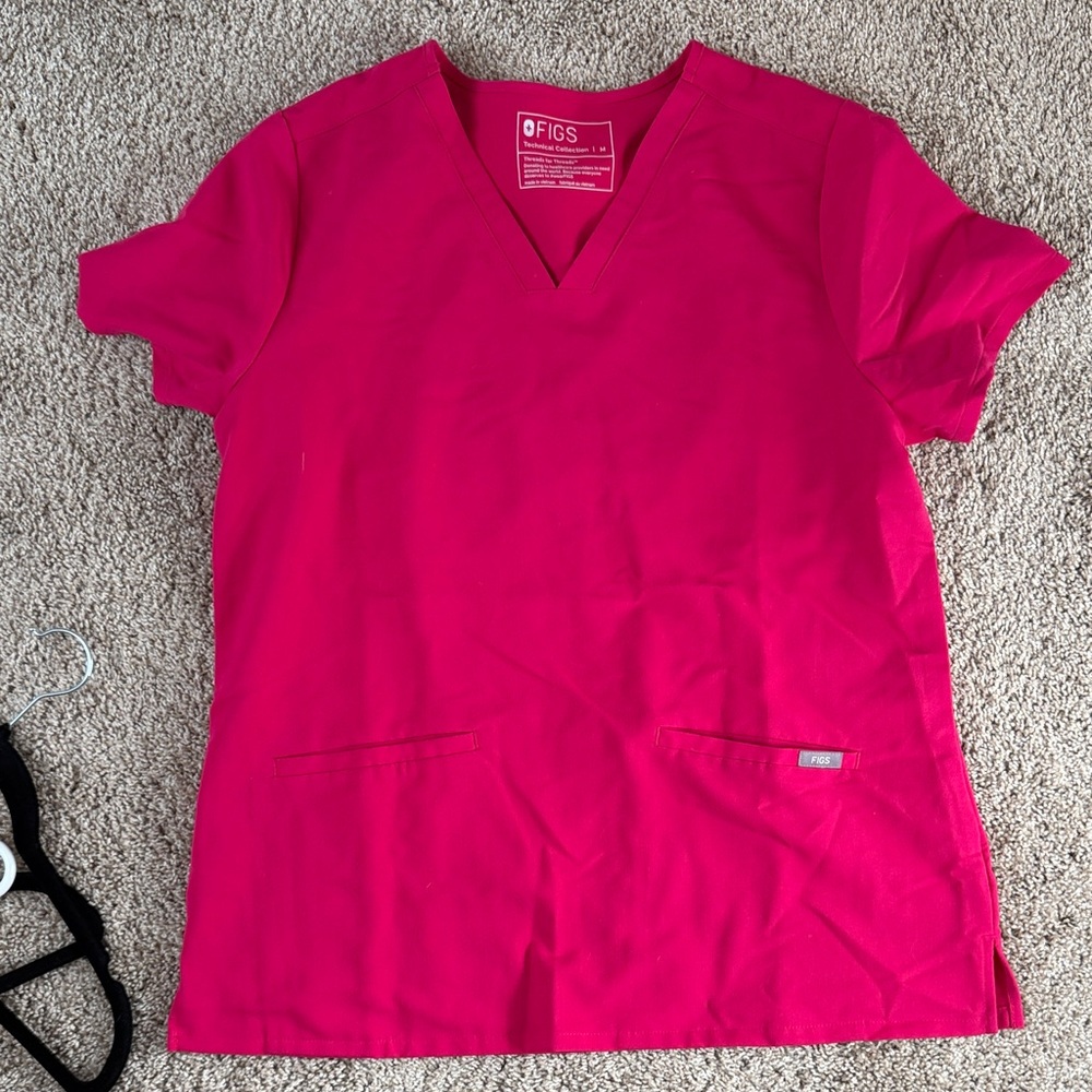 Figs Women's Vivid Pink Short Sleeve Scrub Top